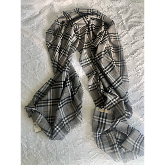 Burberry - Metallic Vintage Check Wool Silk Scarf - Picture 7 of 13